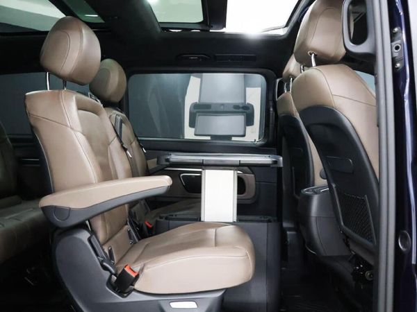 2020-Mercedes-Benz-V-Class-V-300d-Exclusive image:7