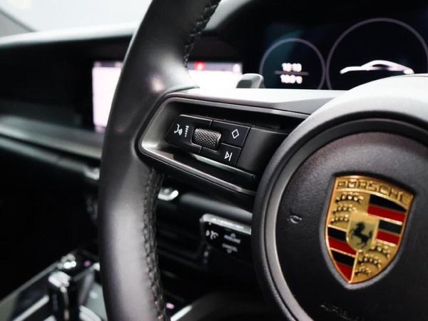 2019-Porsche-911-Carrera-S image:18