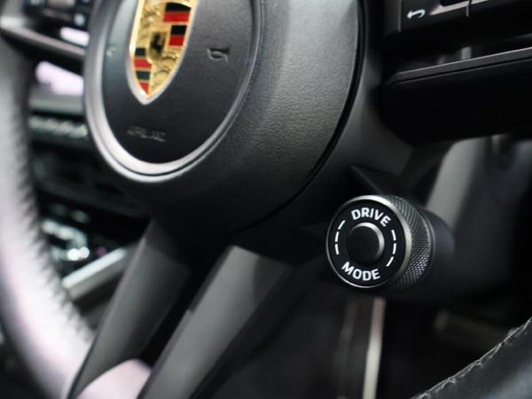 2019-Porsche-911-Carrera-S image:19