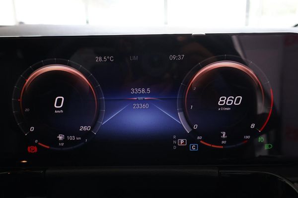 2023-Mercedes-Benz-GLA-200-Progressive-Auto image:12
