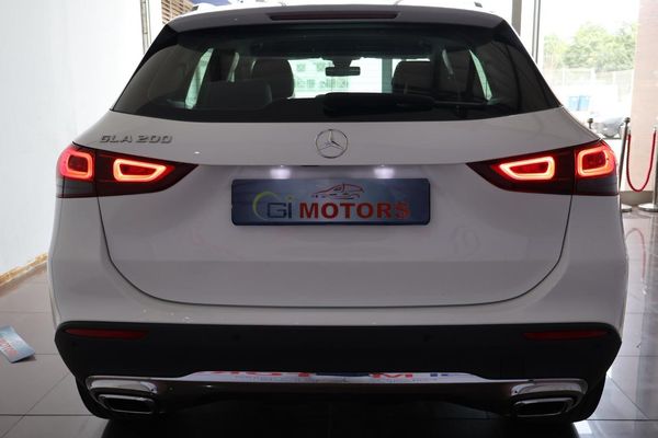 2023-Mercedes-Benz-GLA-200-Progressive-Auto image:3