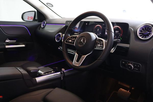 2023-Mercedes-Benz-GLA-200-Progressive-Auto image:6
