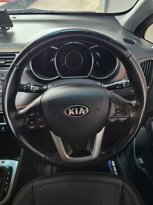 2014-Kia-Rio-14-Tec-5-dr-Auto image:9