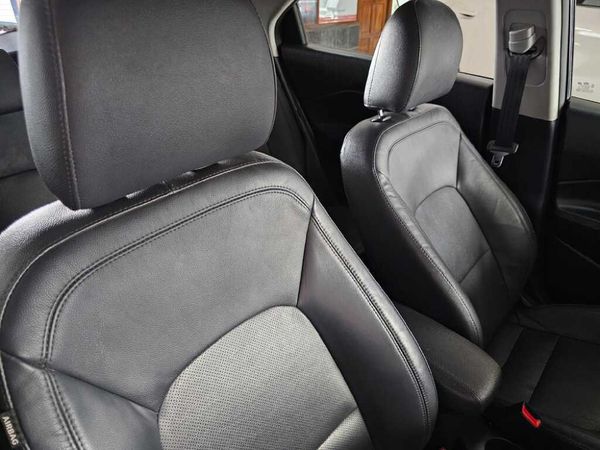 2014-Kia-Rio-14-Tec-5-dr-Auto image:12
