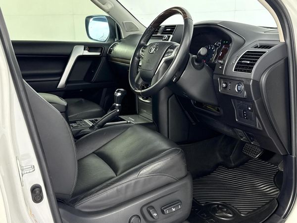 2017-Toyota-Land-Cruiser-Prado-40-V6-VX-Auto image:9
