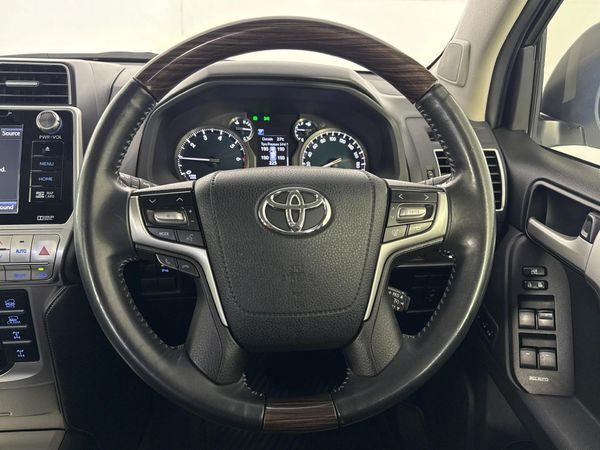 2017-Toyota-Land-Cruiser-Prado-40-V6-VX-Auto image:11