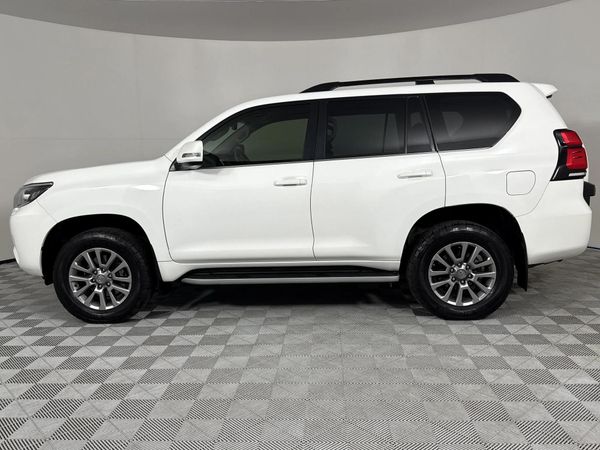 2017-Toyota-Land-Cruiser-Prado-40-V6-VX-Auto image:17