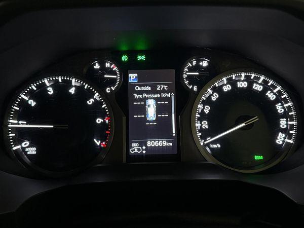 2017-Toyota-Land-Cruiser-Prado-40-V6-VX-Auto image:2