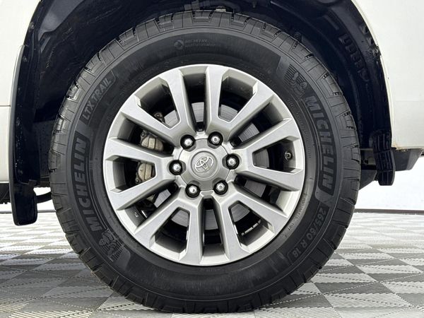 2017-Toyota-Land-Cruiser-Prado-40-V6-VX-Auto image:5
