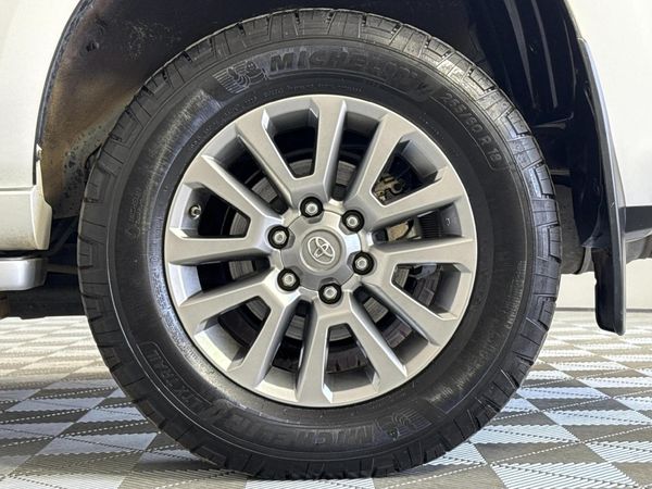 2017-Toyota-Land-Cruiser-Prado-40-V6-VX-Auto image:6