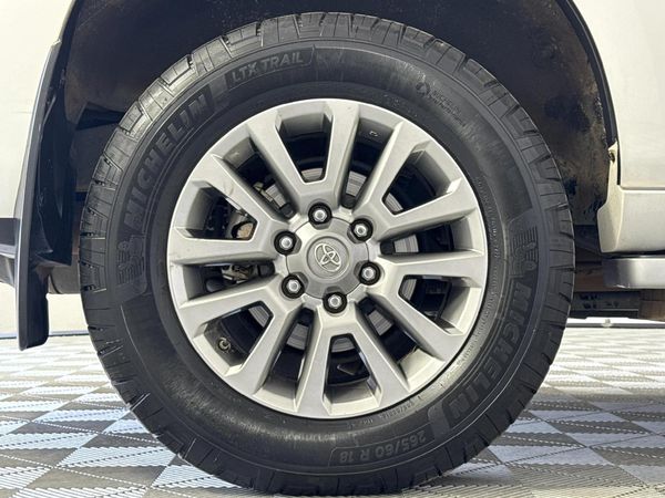 2017-Toyota-Land-Cruiser-Prado-40-V6-VX-Auto image:7