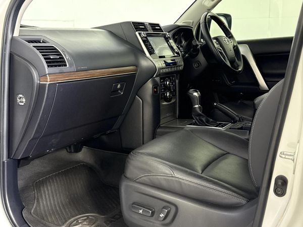 2017-Toyota-Land-Cruiser-Prado-40-V6-VX-Auto image:8