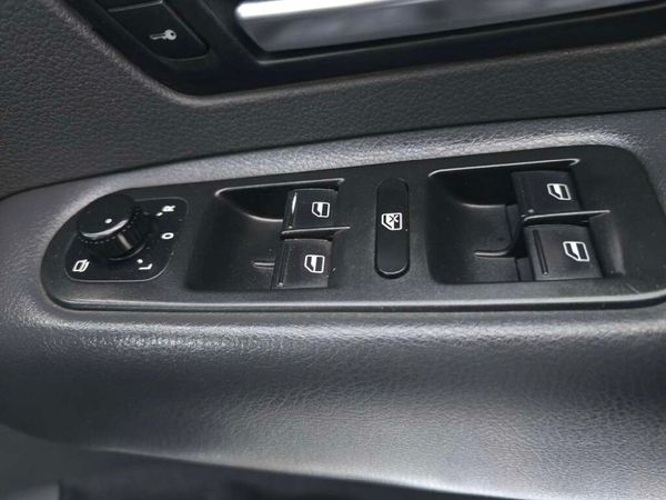 2014-Volkswagen-Amarok-20-BiTDI-Highline-132kW-4Motion-Auto-Double-Cab image:16