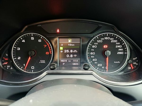 2011-Audi-Q5-20-TFSI-quattro-Auto image:12