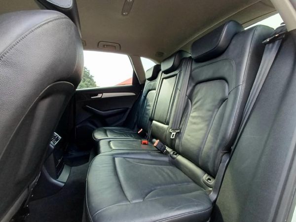 2011-Audi-Q5-20-TFSI-quattro-Auto image:18