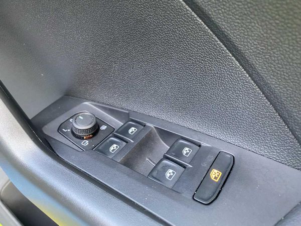 2025-Volkswagen-T-Cross-10-TSI-Life-Auto image:22