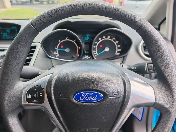 2016-Ford-Fiesta-16-TDCi-Trend-5-dr image:9