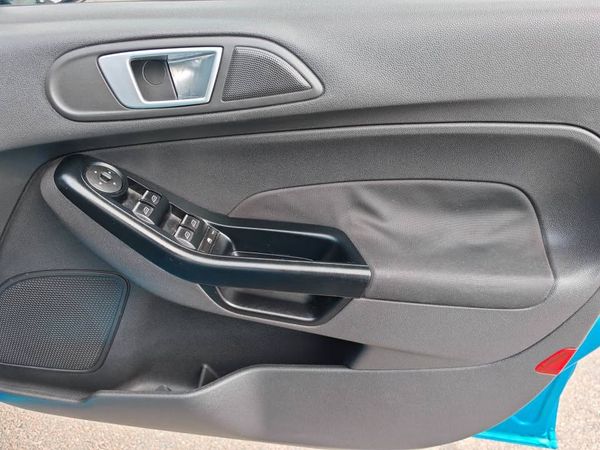 2016-Ford-Fiesta-16-TDCi-Trend-5-dr image:12