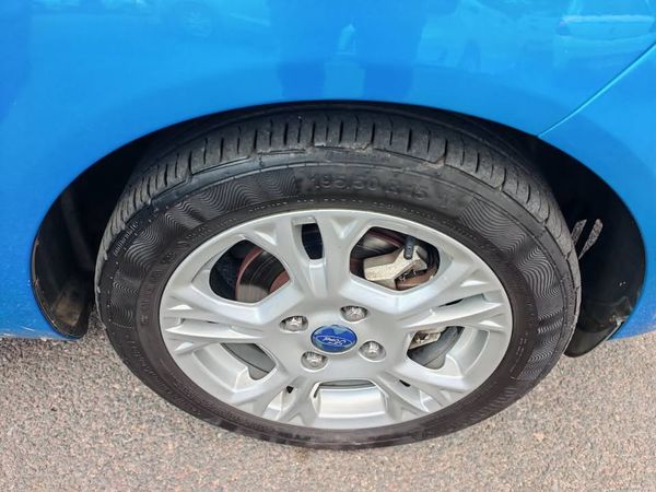 2016-Ford-Fiesta-16-TDCi-Trend-5-dr image:14