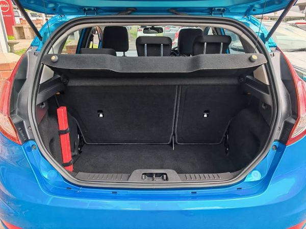 2016-Ford-Fiesta-16-TDCi-Trend-5-dr image:15