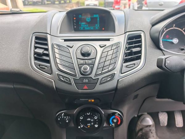 2016-Ford-Fiesta-16-TDCi-Trend-5-dr image:7
