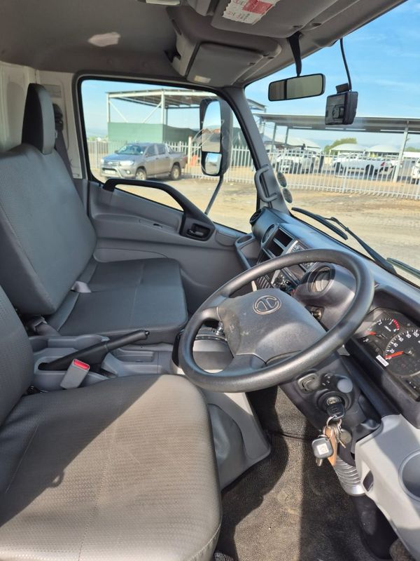 2024-Hino-300-Hino-300-816-SWB-AT image:6