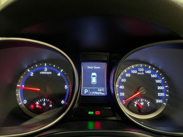 2014-Hyundai-Santa-Fe-R22-Premium-Auto image:10