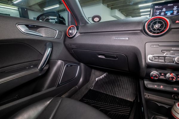 2016-Audi-S1-20-TFSI-Sportback-quattro image:18