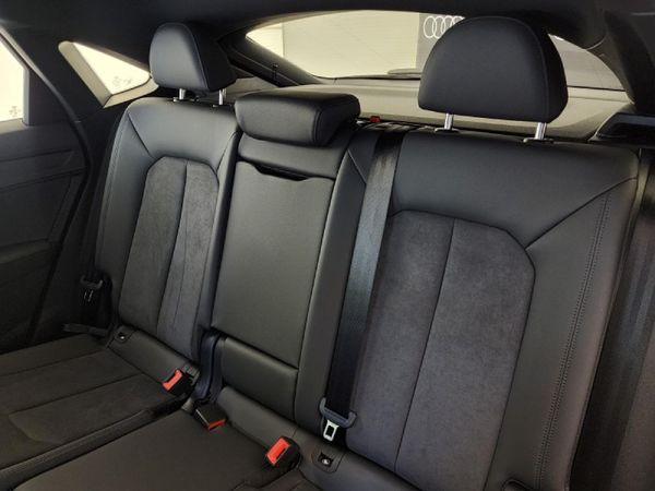 2026-Audi-Q3-Sportback-Black-Edition-35-TFSI image:3