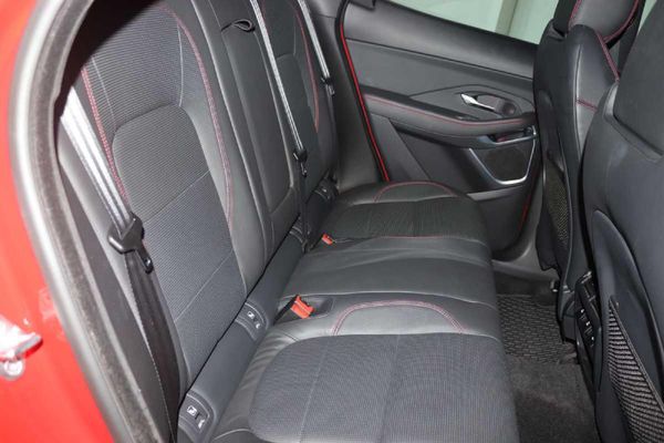 2018-Jaguar-E-Pace-D180-20D-First-Edition-132kW image:13
