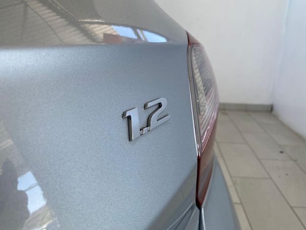 2022-Hyundai-Grand-i10-12-Fluid image:13