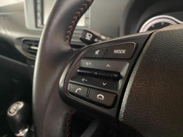 2022-Hyundai-Grand-i10-12-Fluid image:21
