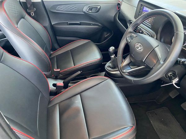 2022-Hyundai-Grand-i10-12-Fluid image:7