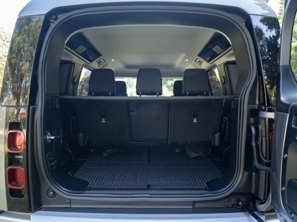 2023-Land-Rover-Defender-110-D300-SE-221kw image:9