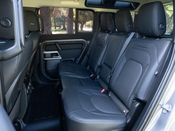 2023-Land-Rover-Defender-110-D300-SE-221kw image:13