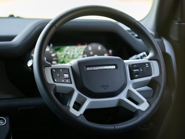 2023-Land-Rover-Defender-110-D300-SE-221kw image:15