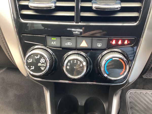 2019-Toyota-Yaris-15-XS-Auto-5-dr image:16