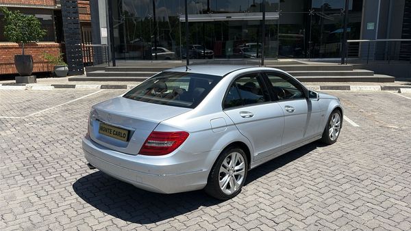 2011-Mercedes-Benz-C-Class-C-200-BE-Avantgarde-Auto image:10