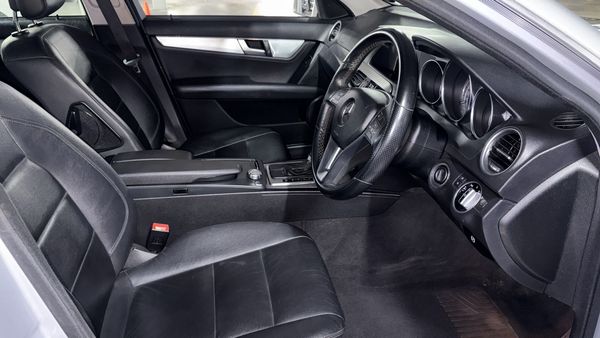 2011-Mercedes-Benz-C-Class-C-200-BE-Avantgarde-Auto image:15