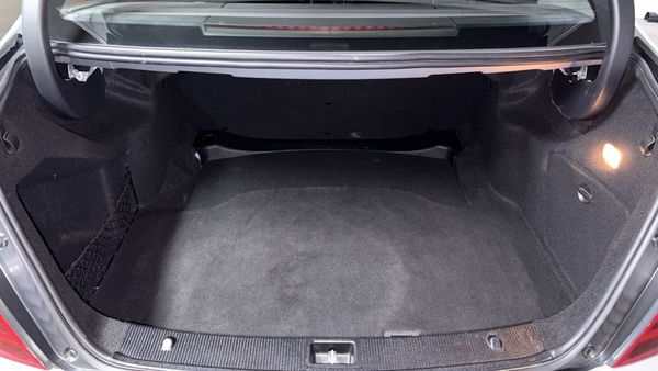 2011-Mercedes-Benz-C-Class-C-200-BE-Avantgarde-Auto image:23