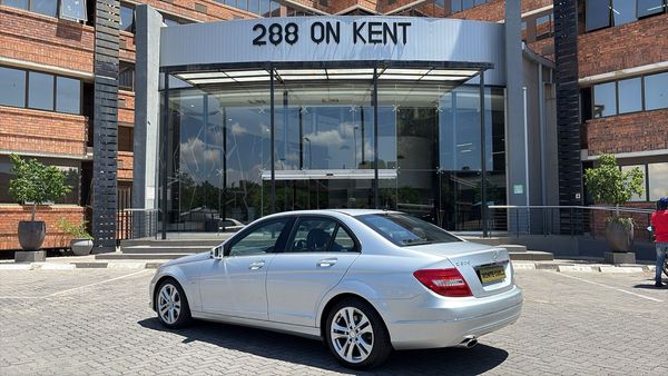 2011-Mercedes-Benz-C-Class-C-200-BE-Avantgarde-Auto image:5