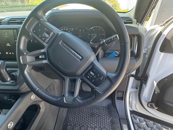 2023-Land-Rover-Defender-110-D300-HSE-X-Dynamic image:18