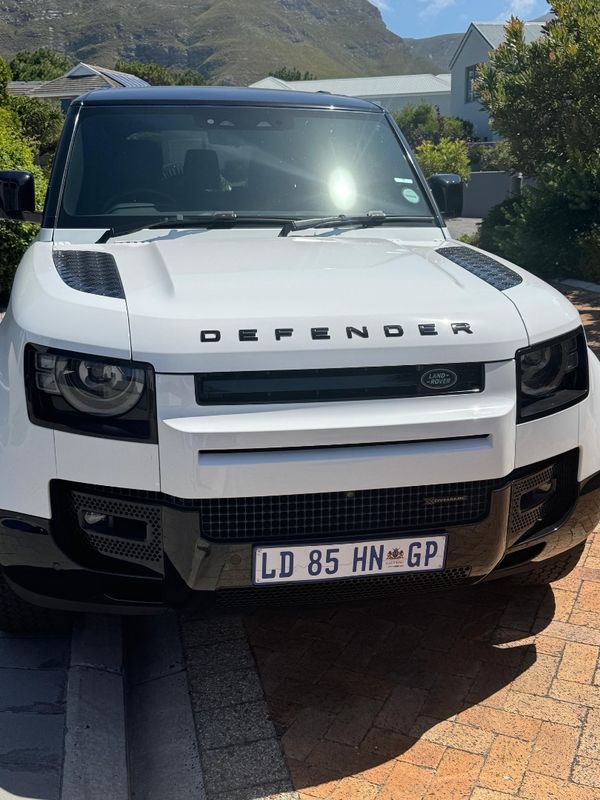 2023-Land-Rover-Defender-110-D300-HSE-X-Dynamic image:2