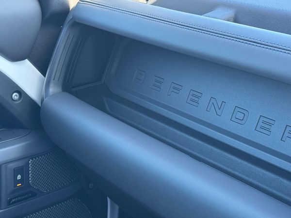 2023-Land-Rover-Defender-110-D300-HSE-X-Dynamic image:38