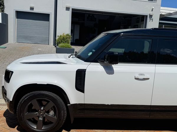 2023-Land-Rover-Defender-110-D300-HSE-X-Dynamic image:4