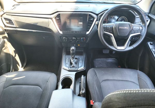 2023-Isuzu-D-Max-19-DDI-HR-LS-Auto-Double-Cab image:10