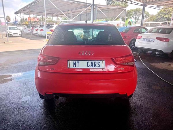 2012-Audi-A1-12-TFSI-3-dr-Attraction image:3