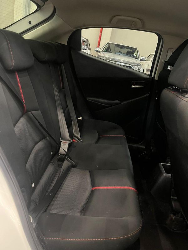 2015-Mazda-2-15-Individual-5-dr image:11