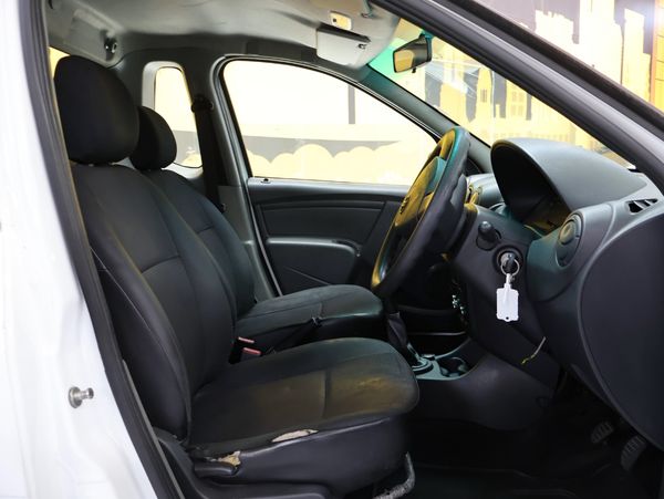 2018-Nissan-NP200-16 image:6