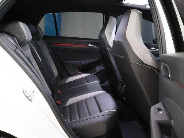 2025-Volkswagen-Golf-14-TSI-R-Line-Auto-110kw image:10